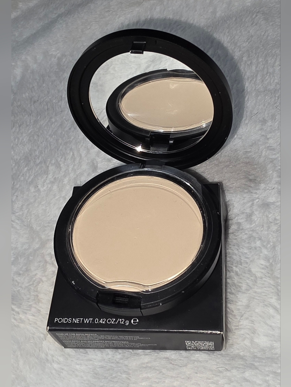 MAC Cosmetics Studio Fix Powder Plus Foundation NC5 - Compact Pressed Powder - Picture 2 of 7